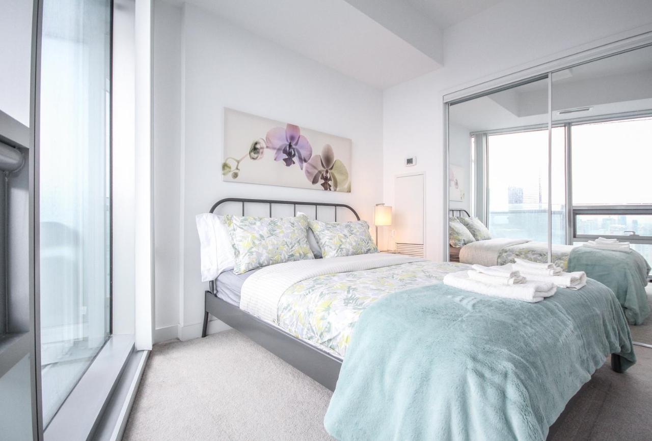 Sarkar Suites - Entertainment District Toronto Phòng bức ảnh
