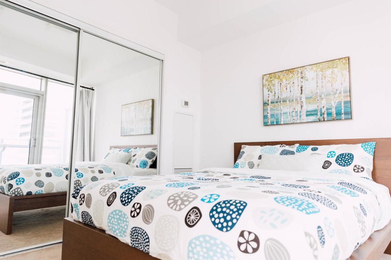 Sarkar Suites - Entertainment District Toronto Phòng bức ảnh
